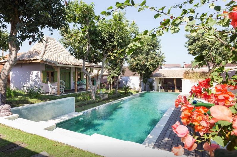 Guesthouse Mooz Canggu Стая снимка
